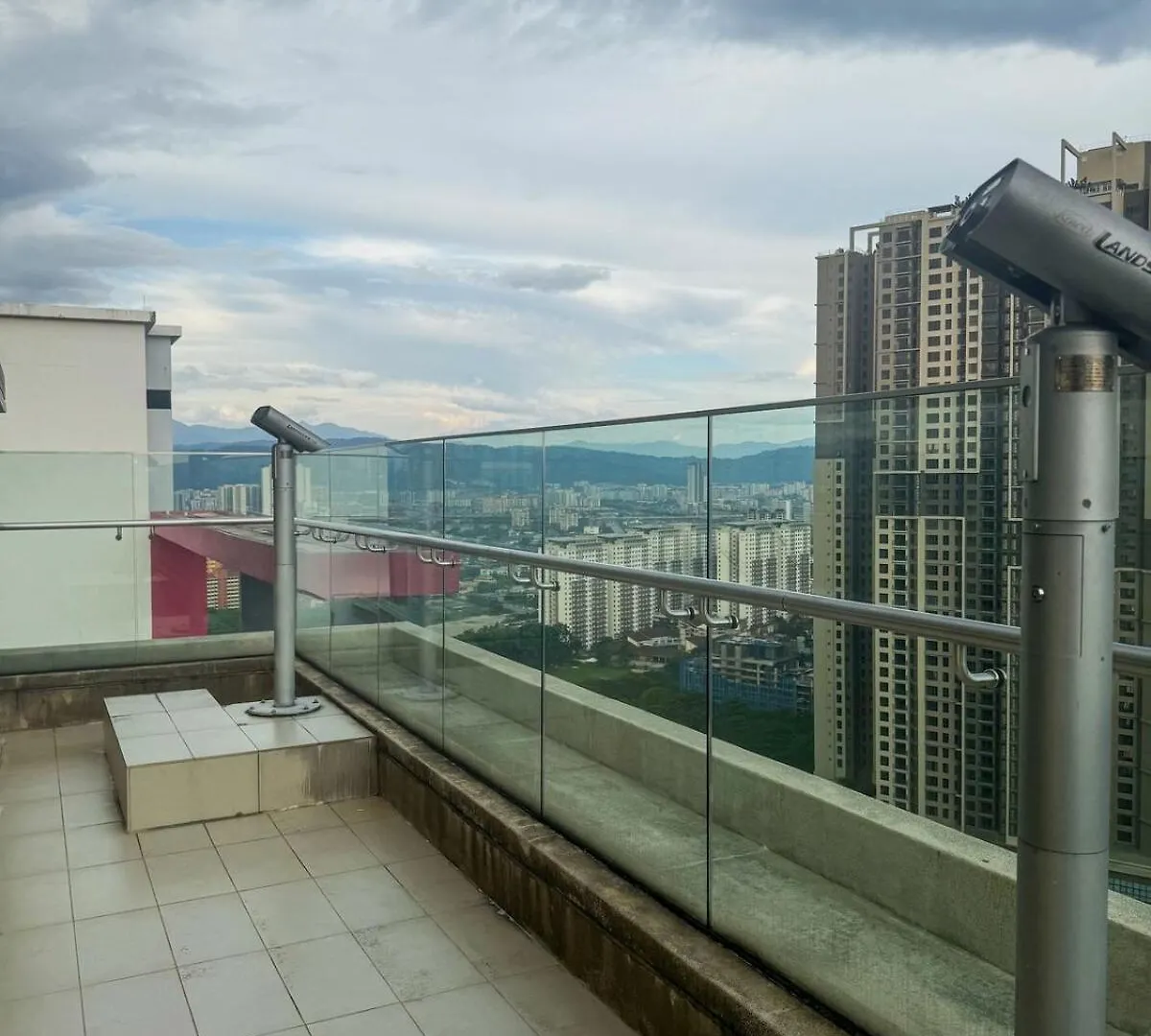 Sunway Velocity Kuala Lumpur 0*,